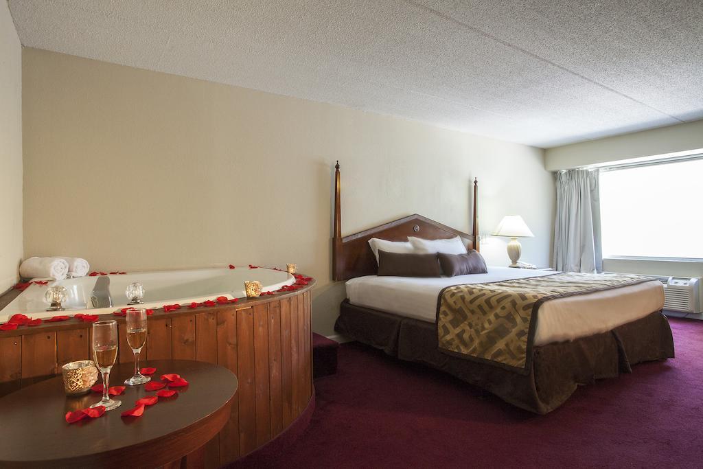 Four Seasons Motor Lodge Гетлинбург Стая снимка