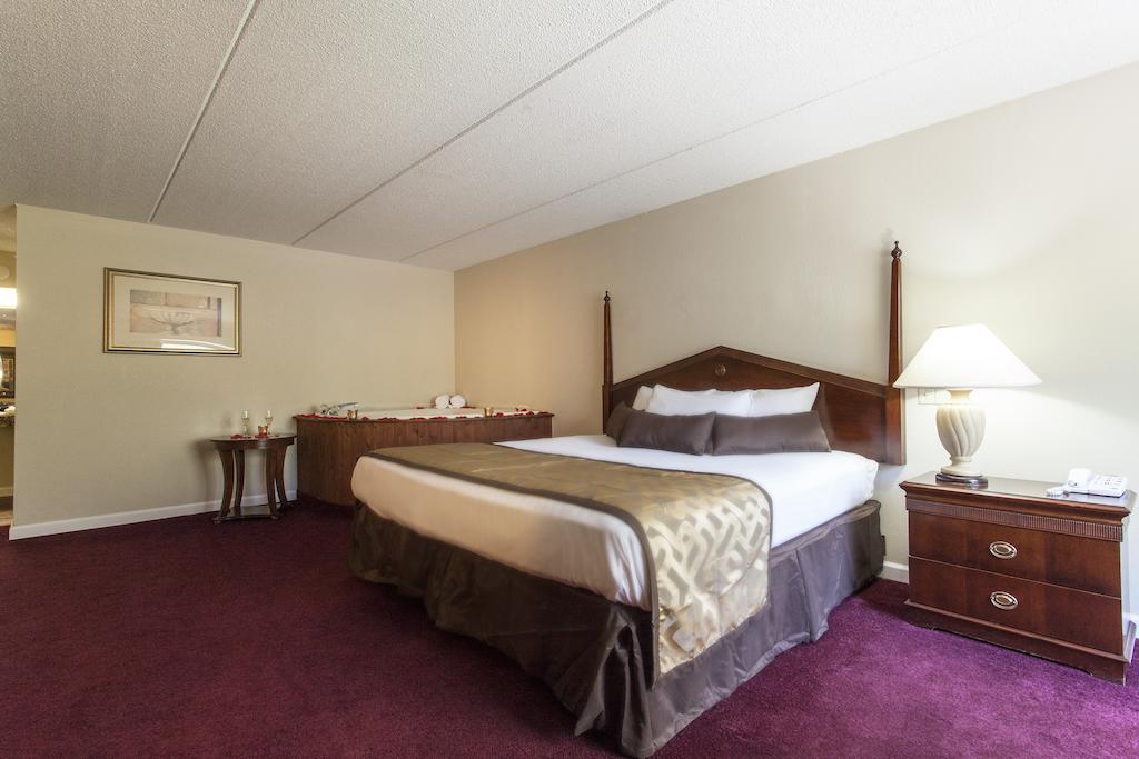 Four Seasons Motor Lodge Гетлинбург Стая снимка