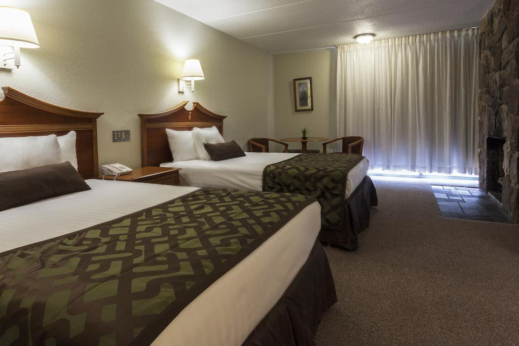 Four Seasons Motor Lodge Гетлинбург Екстериор снимка