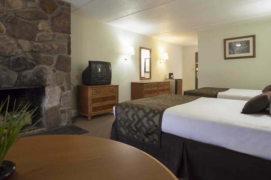 Four Seasons Motor Lodge Гетлинбург Стая снимка