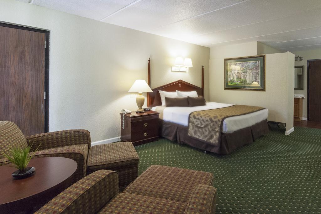 Four Seasons Motor Lodge Гетлинбург Стая снимка