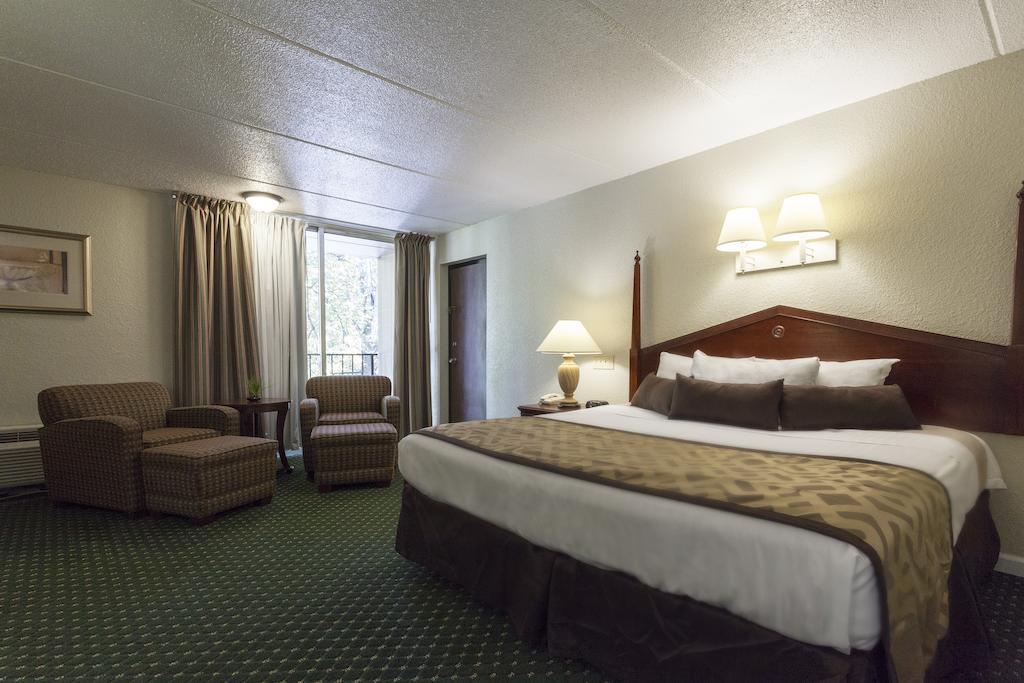 Four Seasons Motor Lodge Гетлинбург Екстериор снимка