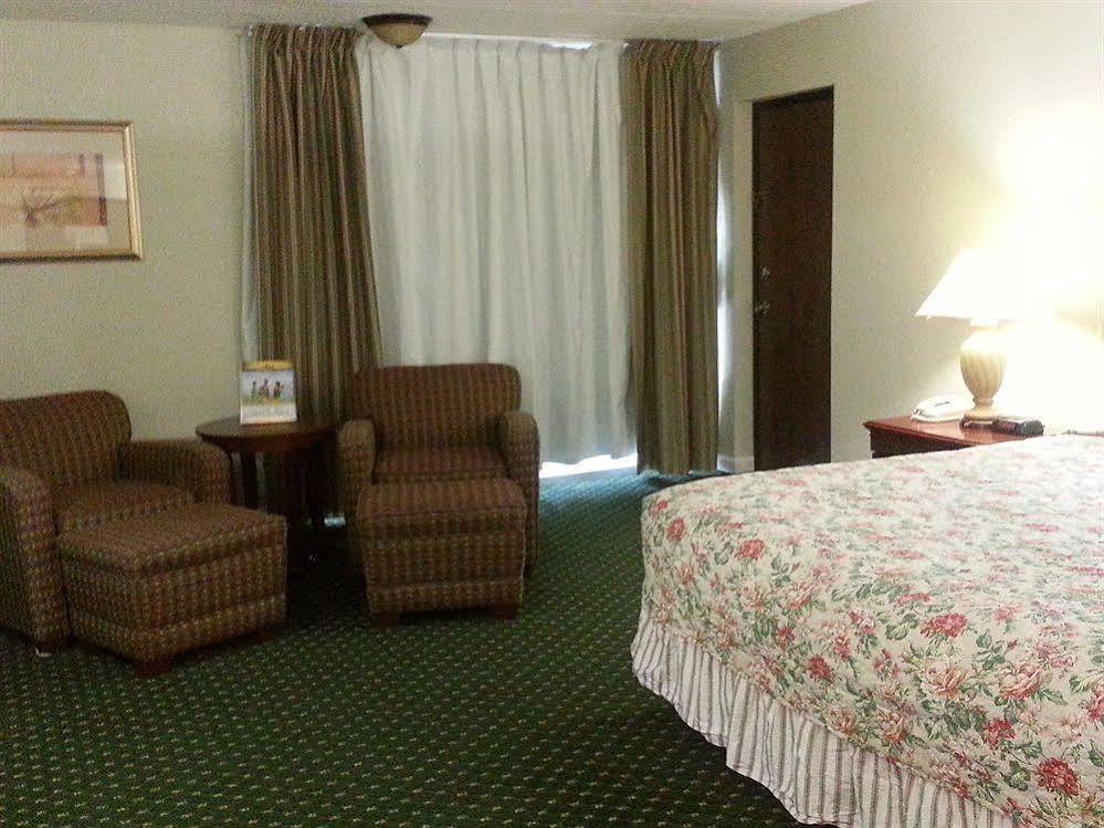Four Seasons Motor Lodge Гетлинбург Екстериор снимка